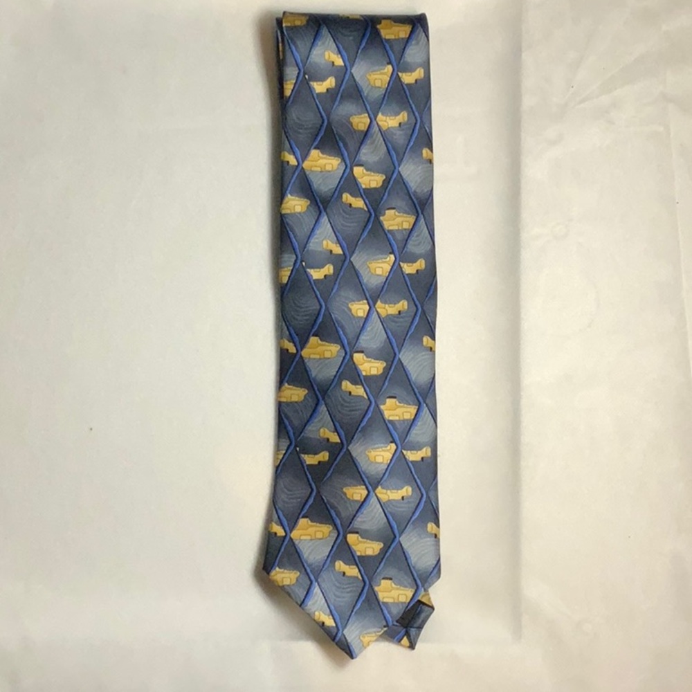 The Beatles yellow submarine 100% silk tie.